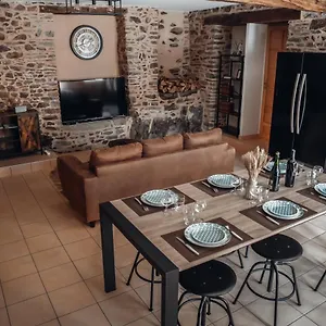Maison Quartier Medieval Au Pied Du Chateau Fougères