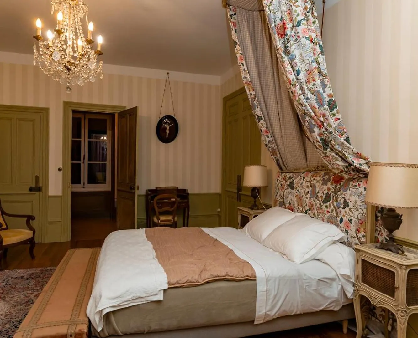 Domaine De Montclair Bed & Breakfast Pommiers  0*, Pommiers (Rhone) France