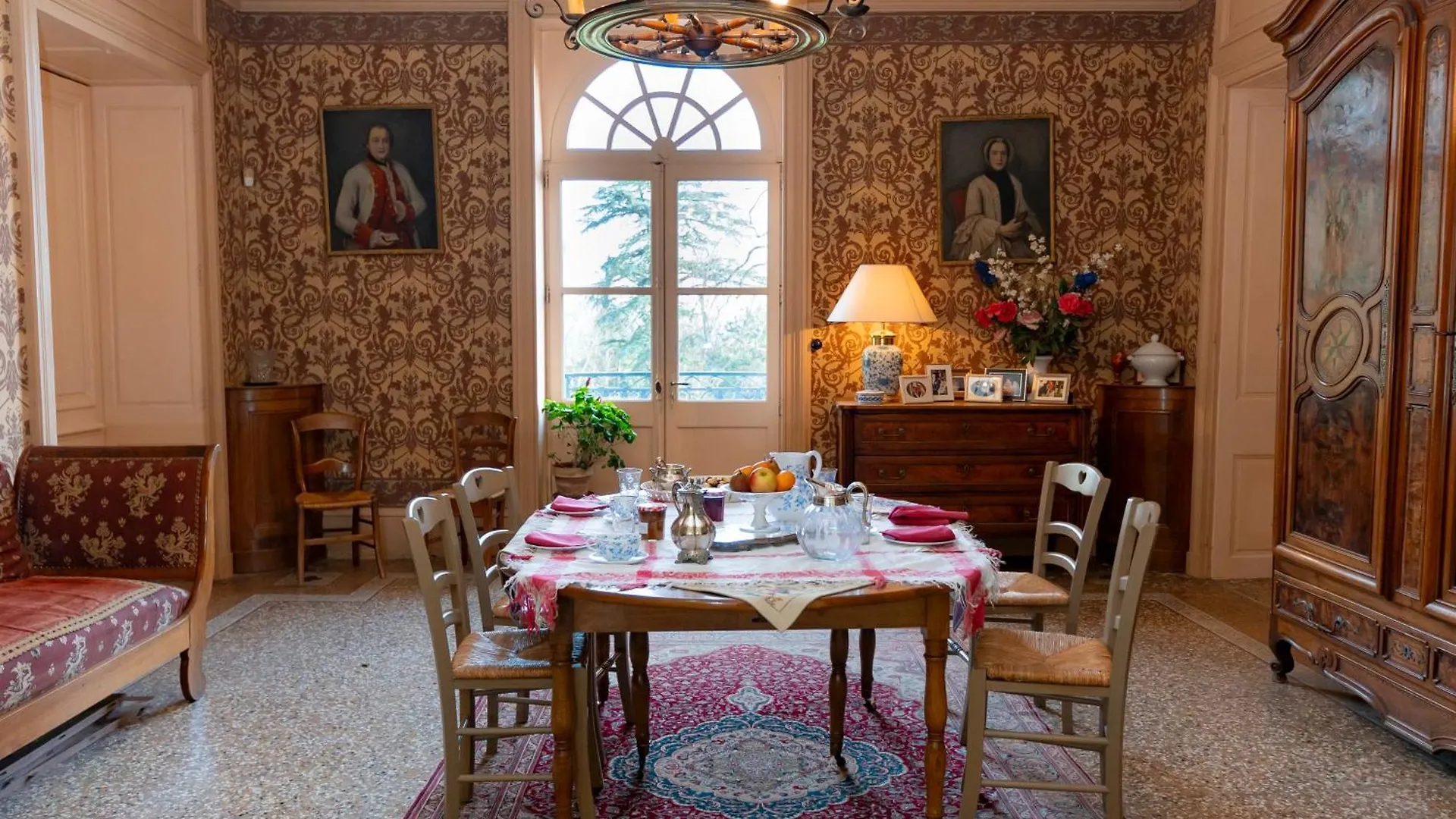 Domaine De Montclair Bed & Breakfast Pommiers  France