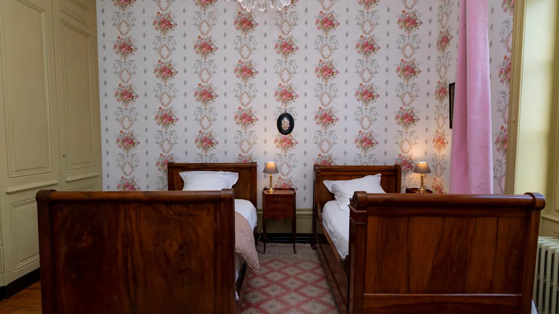 Domaine De Montclair Bed & Breakfast Pommiers   Pommiers (Rhone)