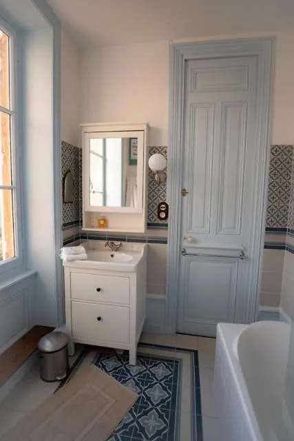 Domaine De Montclair Bed & Breakfast Pommiers  0*, Pommiers (Rhone) France