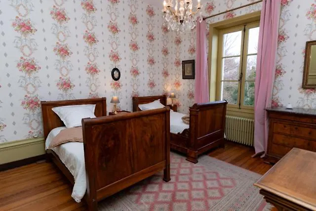 Domaine De Montclair Bed & Breakfast Pommiers  France